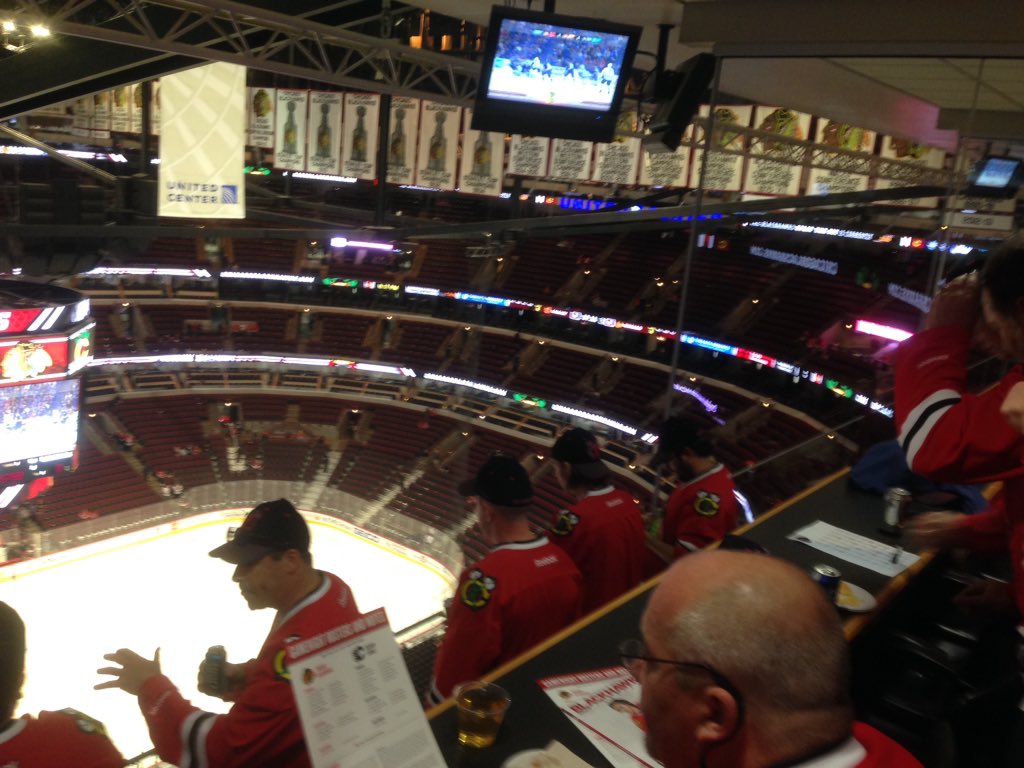#ultimatehockeytrip Ready for game 2? Aiming for 2/2 wins! #goblackhawks !