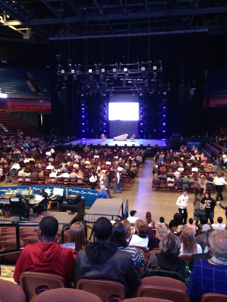 BrndMaria12's tweet photo. #sytycdtour #sytycdstage #MoheganSunArena https://t.co/bLHvHvcbNg