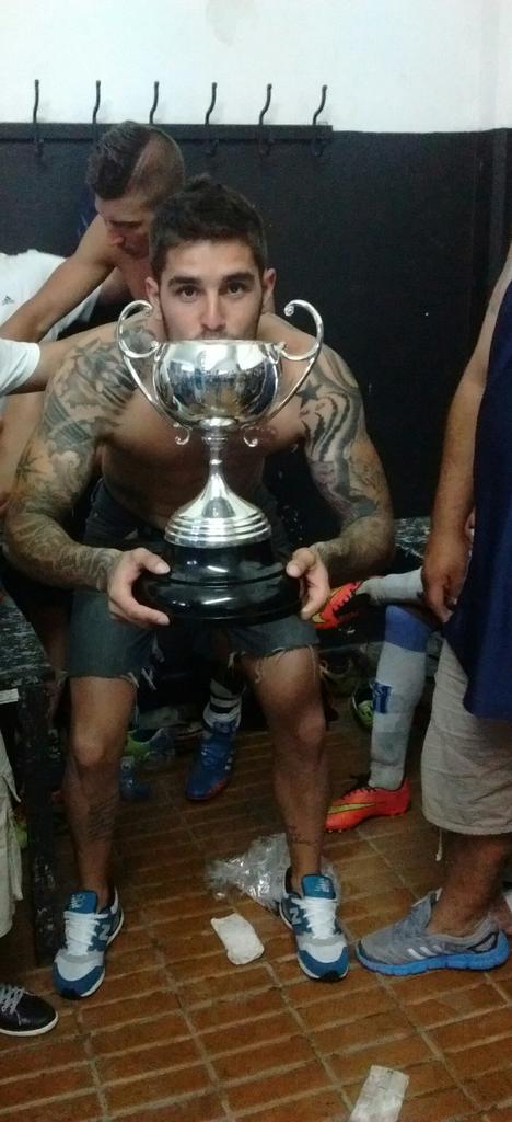 Un sueño del que no quiero despertar!!! Graciasss a mis viejos,hermanos y abuelitos por estar siempre! Los amo...