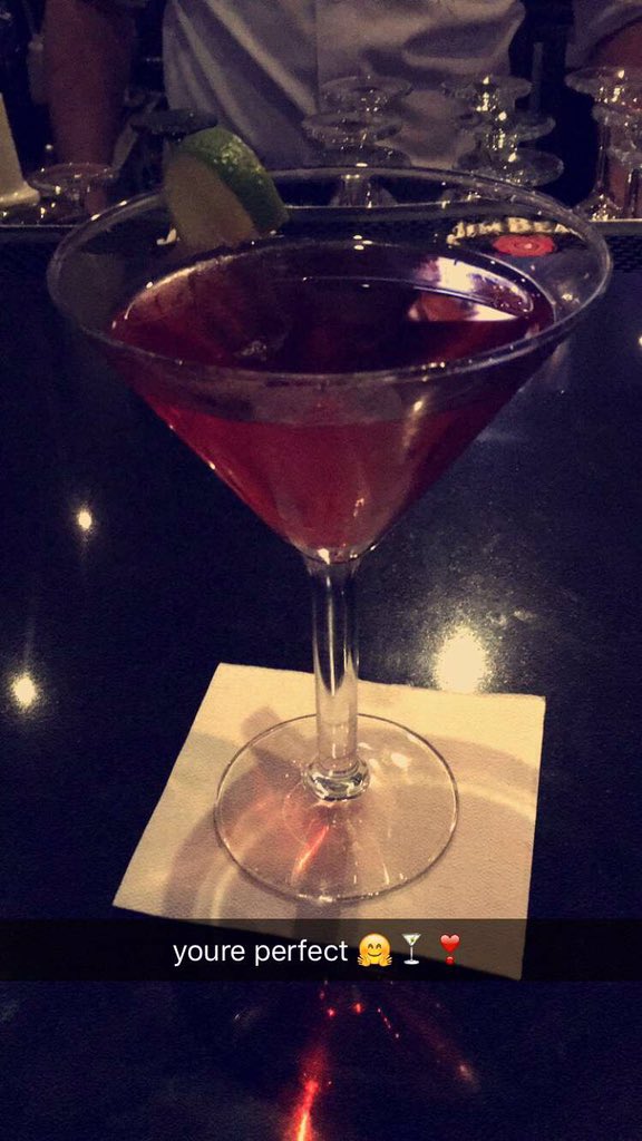 nczizzoo's tweet image. the way to my heart #allforme🙃 #replychug