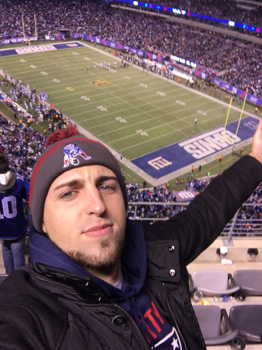 mike_tetreault_'s tweet photo. SUCK IT NEW YORK!!!! #PATRIOTS WIN!!!!! 9-0 https://t.co/nQxs41V5bb