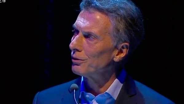 Infomedia24hrs's tweet photo. 📺  🇦🇷  #ArgentinaDebate #MacriPresidente "Voy a armar el mejor equipo de trabajo de los últimos 50 años" 📷 https://t.co/DnzP83q2mM
