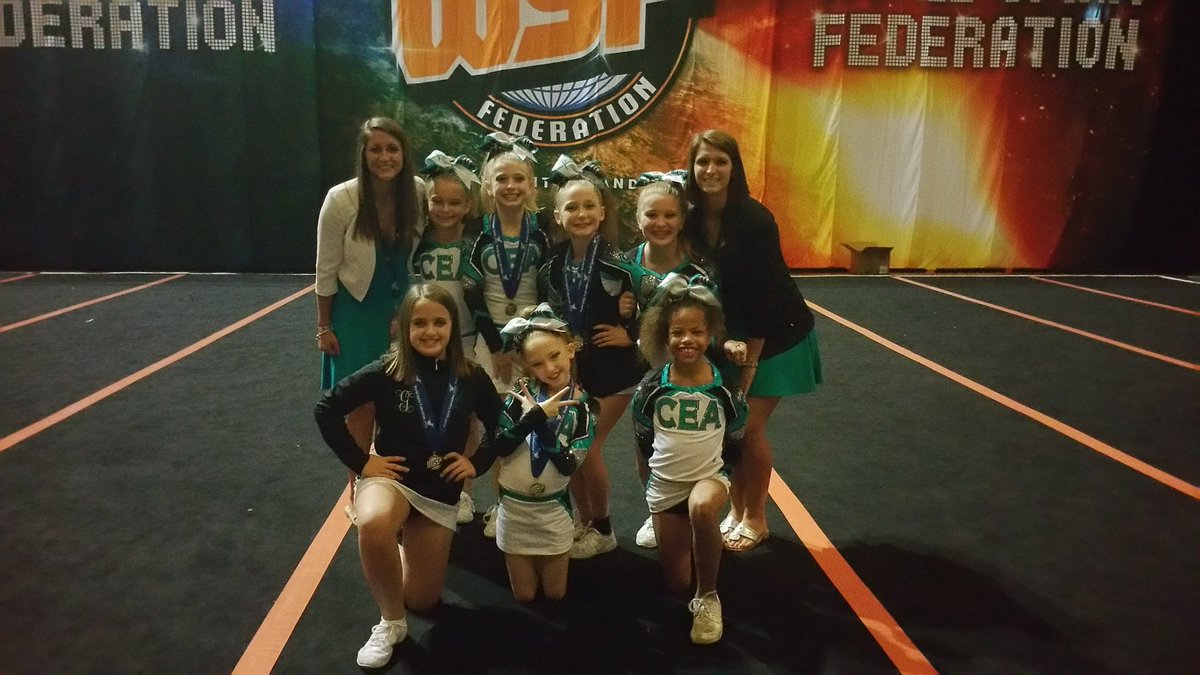prmami03's tweet photo. Your Youth 2 wild card summit bid winners #cearva #tealtiaras https://t.co/vQnVUXc1k6