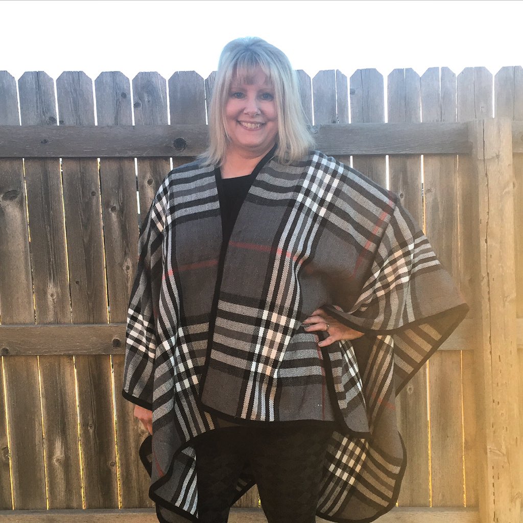 bearhush's tweet photo. #BearHush #poncho  #FallFashion https://t.co/ks5y7N1KTx https://t.co/tor4PykK5W