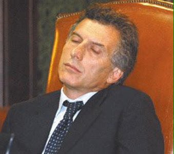 massinenna's tweet image. Macri lapidario "Me rindo" #ArgentinaDebate #GanaScioli