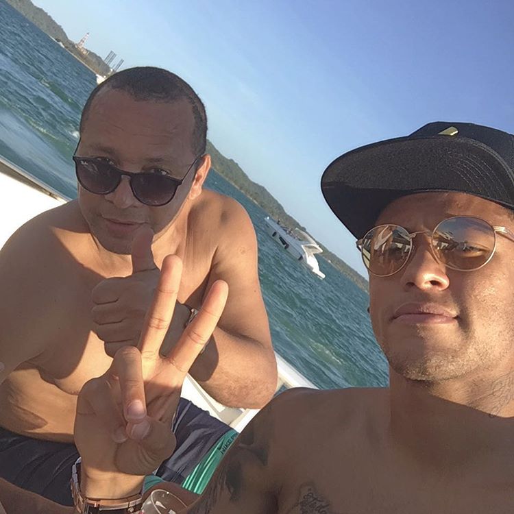Rolê ✌ <a href="/neymarpaireal/">Neymar da Silva Santos</a> #pai #amigos 👊