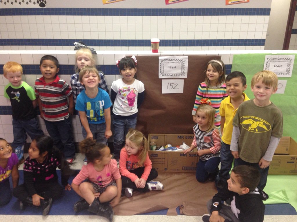 Preklmcfarland's tweet photo. A lot of yummy food donated to our community. So proud of these kids giving back!!  @GodleyISD @GodleyElem https://t.co/09xyWfrH1i