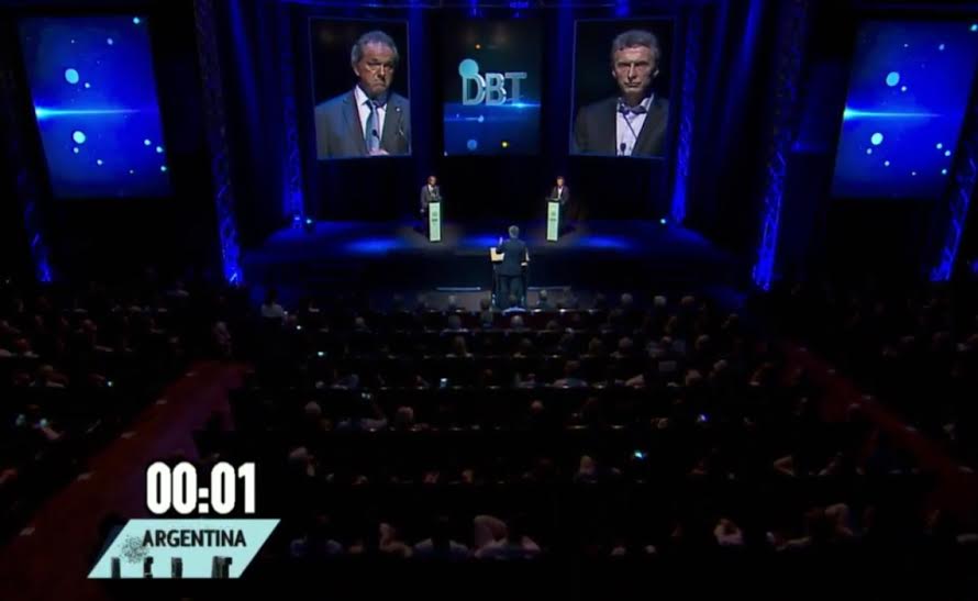 ProyeNac's tweet photo. #ArgentinaDebate "O nos arrodillamos ante Griesa o vamos por la banca del desarrollo" #GanaScioli #QueGaneScioli https://t.co/5QVYqv5pVt