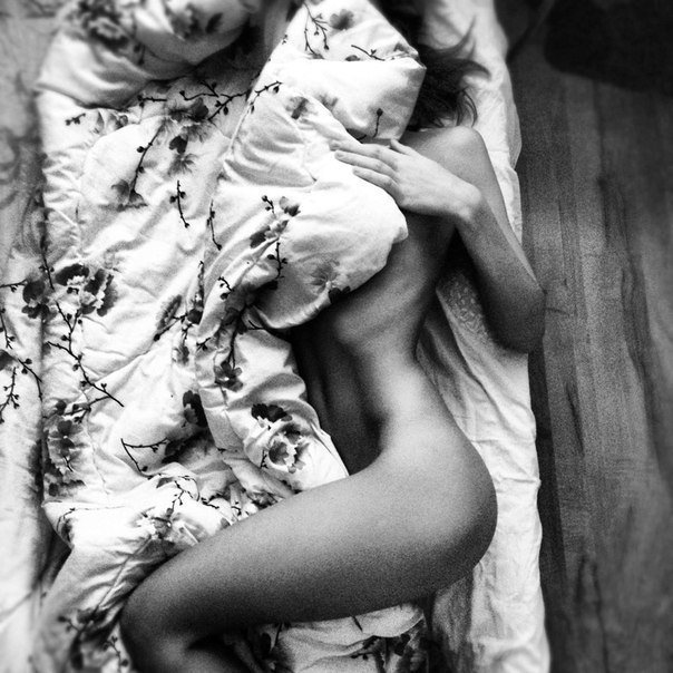 deathbeana's tweet photo. #thinspo Water is all that you need for a long while. Food is just going to make matters worse. Don't ever eat again https://t.co/kQzpqQaSdr