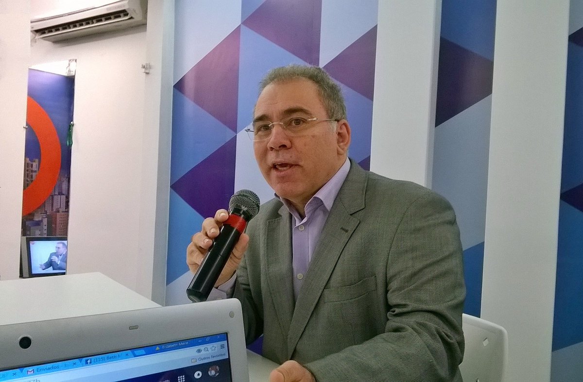 ReporterEletron's tweet image. Na #TVMaster #Canal20 #NETHD @BethMenezesPB e @GiovanniMeirele com cardiologista #Marcelo @mQueiroga2 @Masterizando