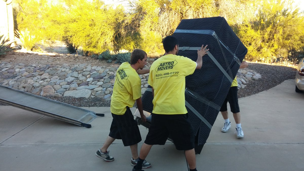 AstroMovers1's tweet photo. LOW EASY to UNDERSTAND PRICING
Call ASTRO MOVERS in TUCSON AZ 
(520) 488-0777
RESIDENTIAL /COMMERCIAL   
OPEN 365 https://t.co/y7VSH9Fyjn