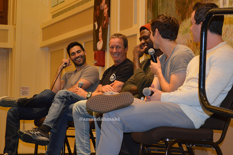 AmandahMaki's tweet photo. I love this photo of Tyler, Linden, Sinqua, Daniel & Ryan! #HowlerCon2015 @howlercon https://t.co/4um6rY8JOp