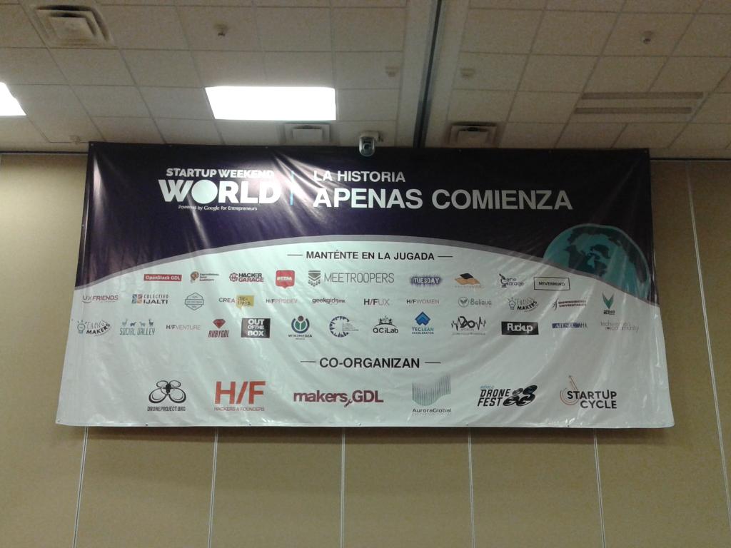 EscenaWeb's tweet photo. La historia de las comunidades @Meetroopers apenas comienza. @SWGuadalajara https://t.co/KOj5IcMWci