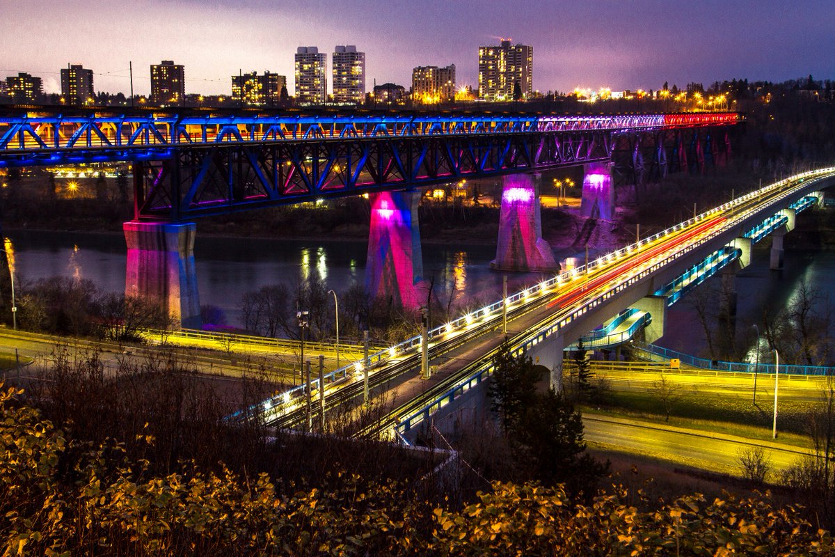 GarciaAlbertoP's tweet photo. The Edmonton High Level Bridge was lit up in French flag colours.#yeg #highlevelbridge  #prayforparis https://t.co/FMQiKfFIRb