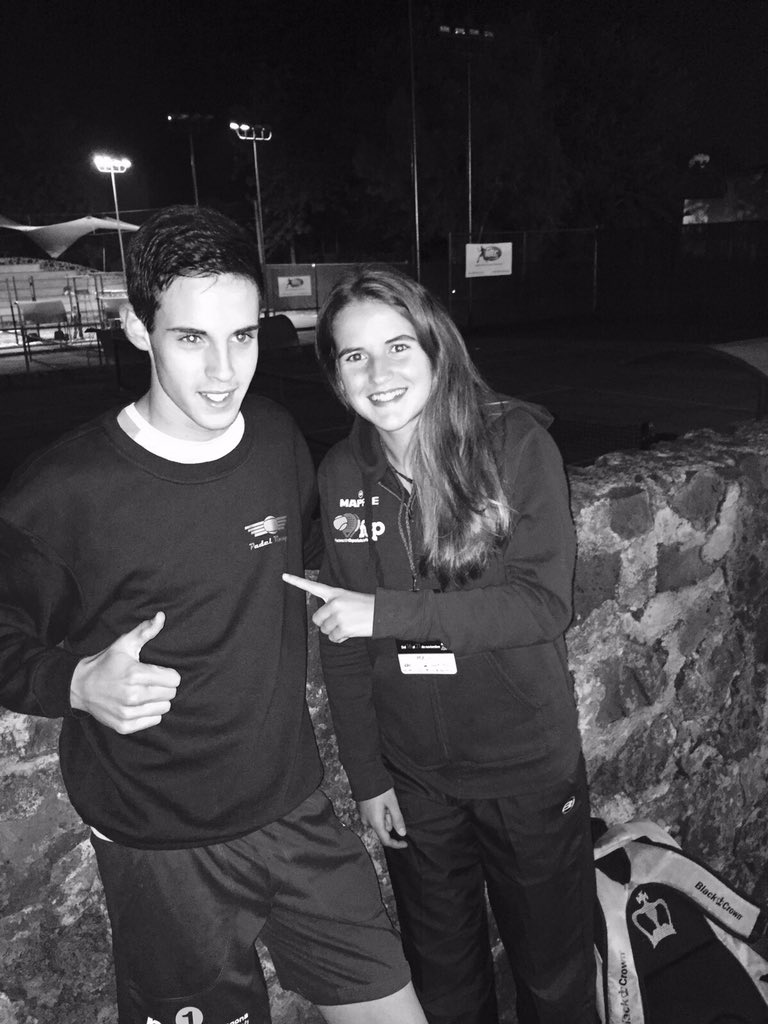 Probando las pistas de mejico! <a href="/asanchezfallada/">Ari Sánchez</a> Mañana primer partido 17h! <a href="/PADELvintage/">PADEL vintage</a> <a href="/perezoooo/">Santi Clavell</a>