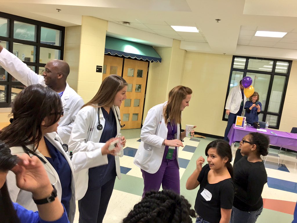 drjenpeds's tweet photo. Thanks ATL Holmes ES for welcoming us for #DoctorsBacktoSchool! Enjoyed teaching kids abt health &amp; medicine! #AMAmtg https://t.co/PHZZ5398JU