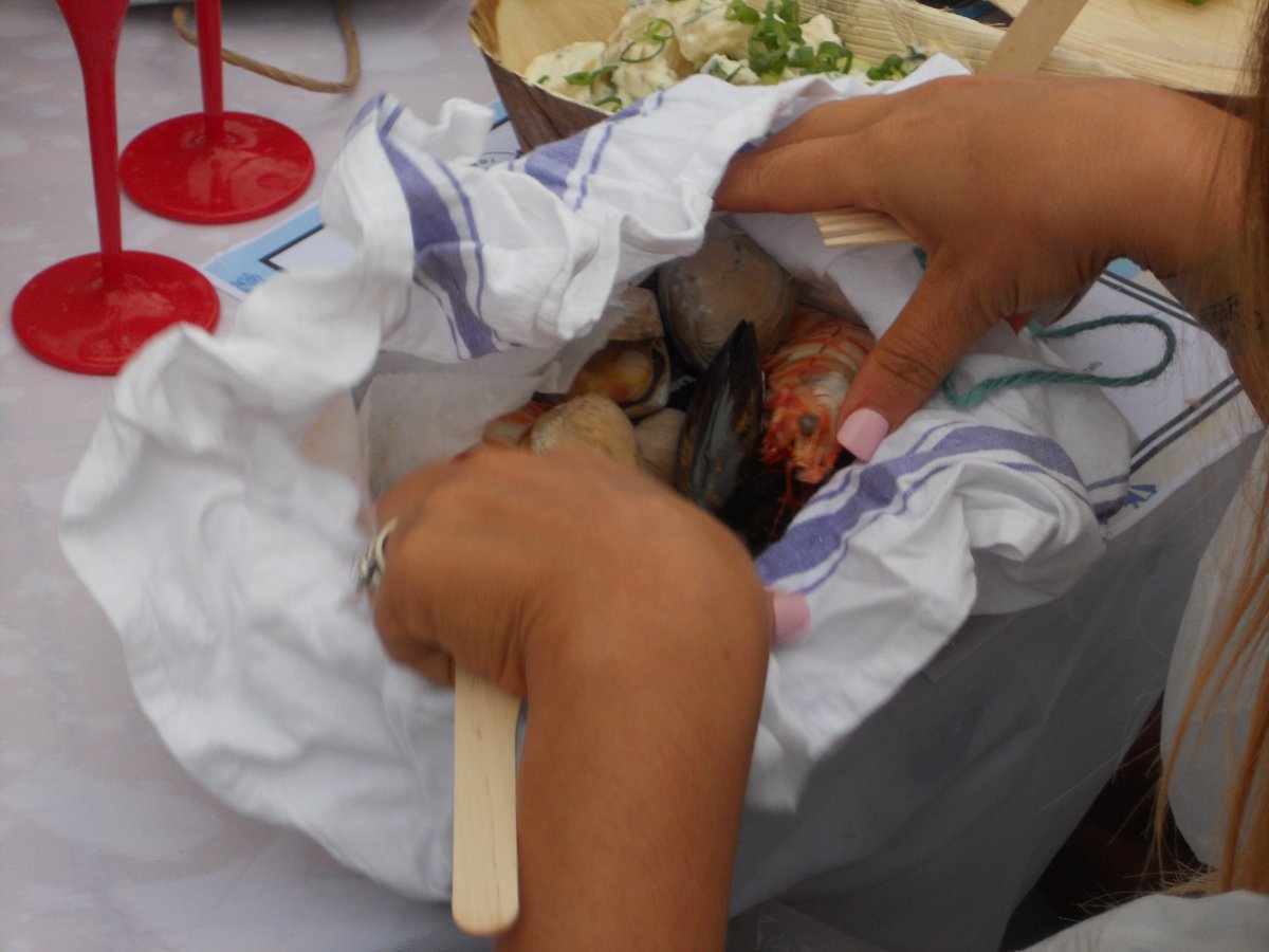 FOS in AUS and NZ tweet media