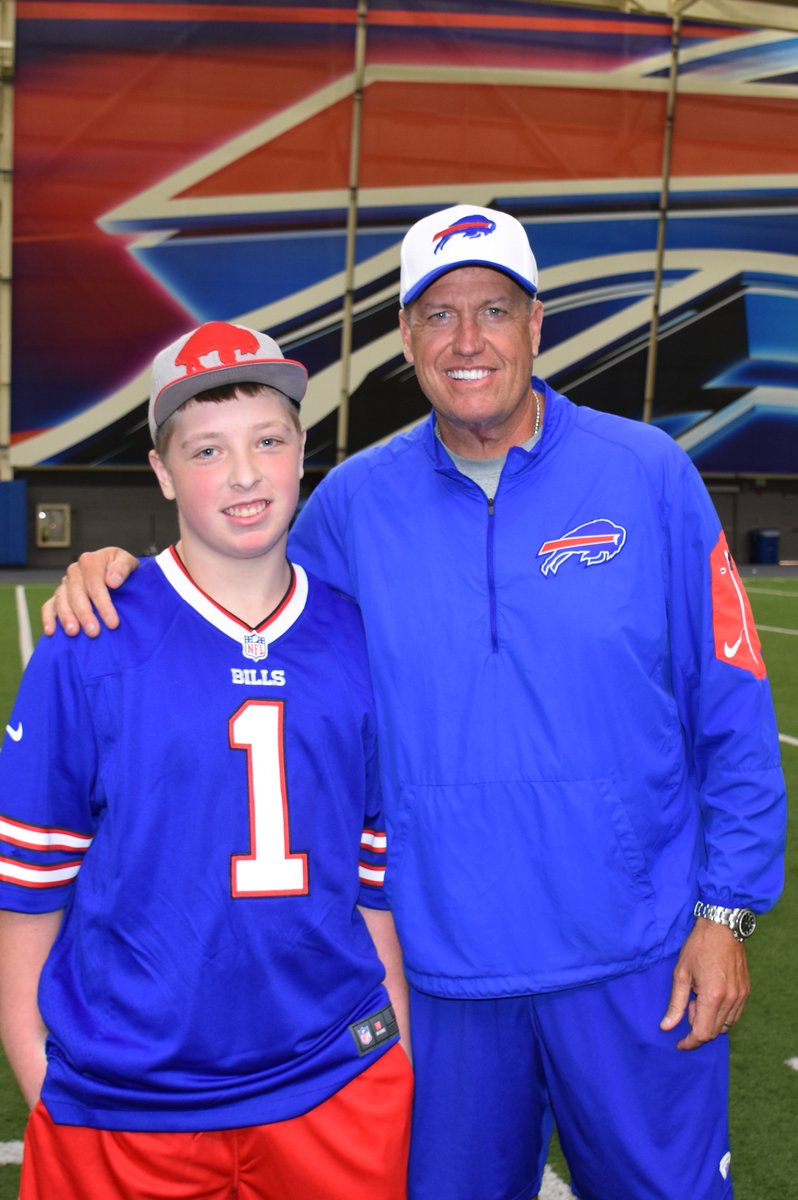 One Make-A-Wish visitor. A whole team of new fans.

Watch Anthony's heartwarming visit:  bufbills.co/p32i0Y