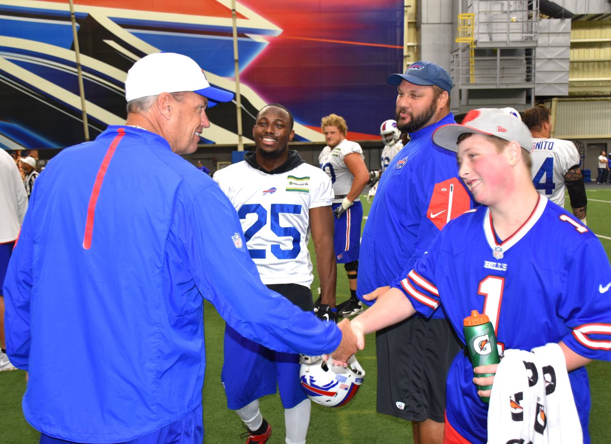 BuffaloBills's tweet photo. One Make-A-Wish visitor. A whole team of new fans.

Watch Anthony's heartwarming visit:  https://t.co/D386zyubML https://t.co/GzpCUrpK5N