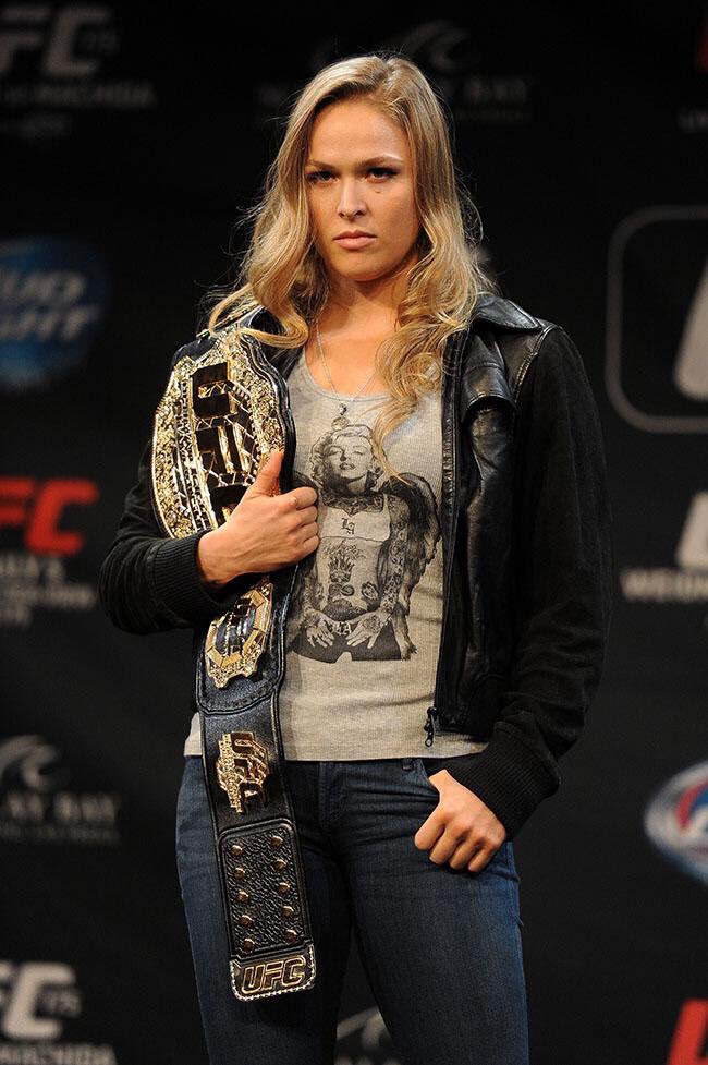 RondaRouseyNet's tweet photo. If you are a @RondaRousey lover then RT this https://t.co/Q1XtLxKSsd