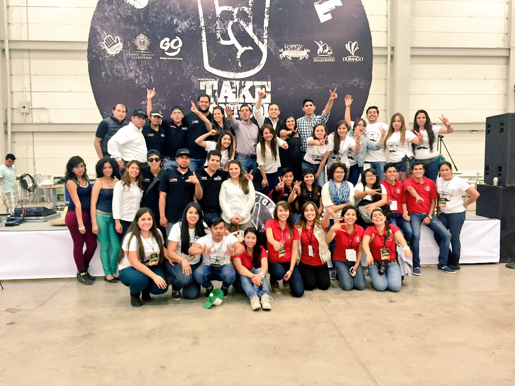 IDJuventud's tweet photo. Este es parte del staff de laZona Joven de la#KermessedelaFamilia gracias a todas las federaciones @YorchHerrera https://t.co/6NkQmb3qKR