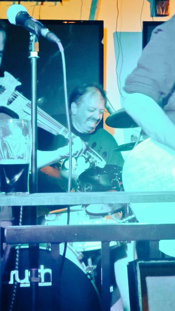 Cockswain_band's tweet photo. Jack! He might be new to the band but this guy knows what he's doing! #cockswain #celticrock #timfinnigans https://t.co/ftFVGJENVy