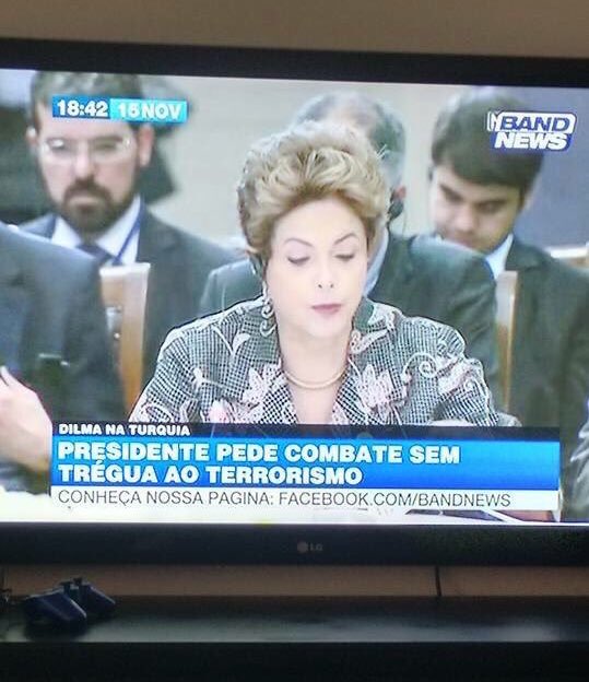jaobravery's tweet photo. em nome de jesus cala a boca, vc não ta sabendo lidar nem com a crise imagina com ataques terroristas #PrayForSyria https://t.co/1k0WId09Pq