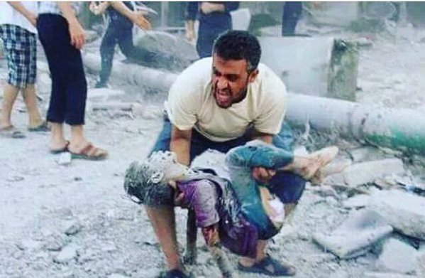 watermlouis's tweet photo. "eu vejo humano, mas não vejo humanidade" nunca pensei q essa frase iria ter sentido pra mim algum dia #PrayForSyria https://t.co/Hj7UnQLKcU