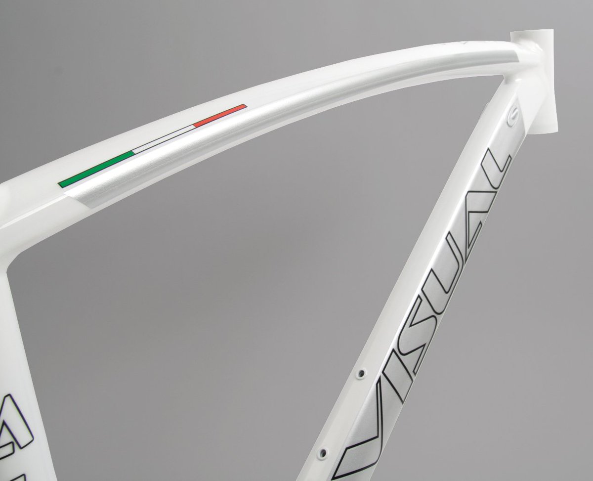 VisualBike's tweet photo. #VISUALBIKE #CARBONFIBER #Italian #handicraft. #Bike - #Frames for #MTB #ROAD #CROSS #Track https://t.co/AfksTCFfok