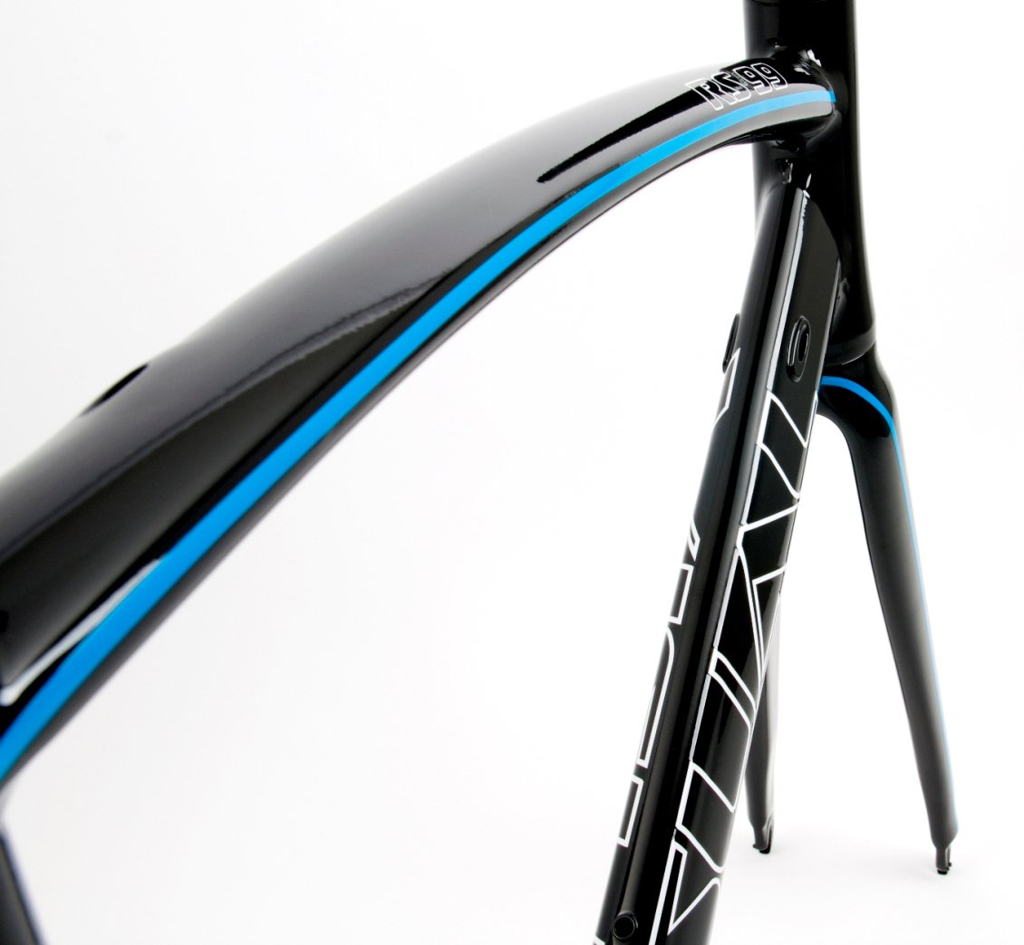 VisualBike's tweet photo. #VISUALBIKE #CARBONFIBER #Italian #handicraft. #Bike - #Frames for #MTB #ROAD #CROSS #Track https://t.co/aNzUQFMm5B