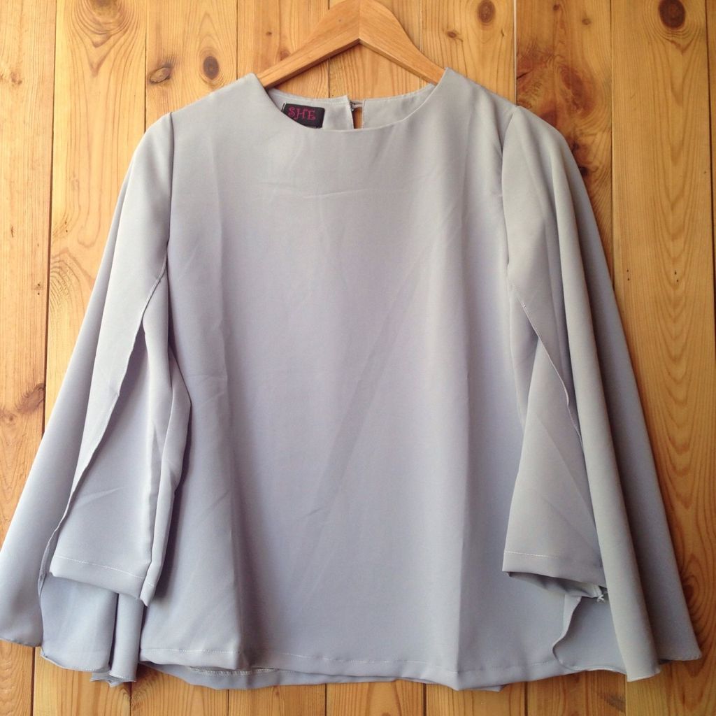 emerald_closet's tweet photo. INNER CAPE TOP ABU - ABU 
Detail dan harga langsung hub salah satu kontak di bio atau mention 😊 https://t.co/KGm7Ghe8Gt