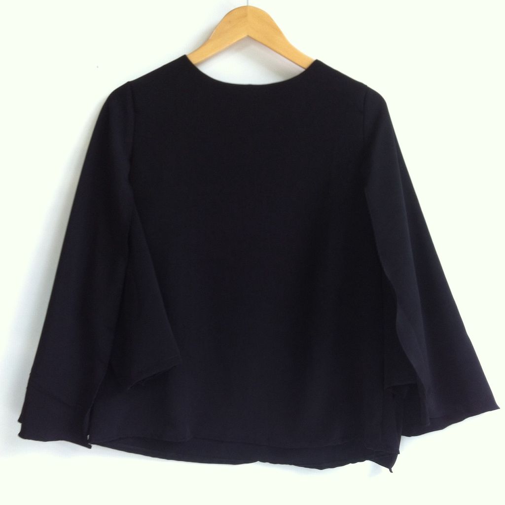 emerald_closet's tweet photo. INNER CAPE TOP BLACK
Detail dan harga langsung hub salah satu kontak di bio atau mention 😊 https://t.co/vWhRsdykQO