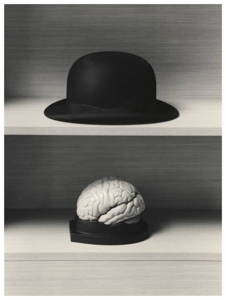 culturplaza's tweet photo. Chema Madoz: "Todos sabemos que la fotografía miente de una forma descabellada" https://t.co/1YkT7mtLGh https://t.co/CioluP1bmD