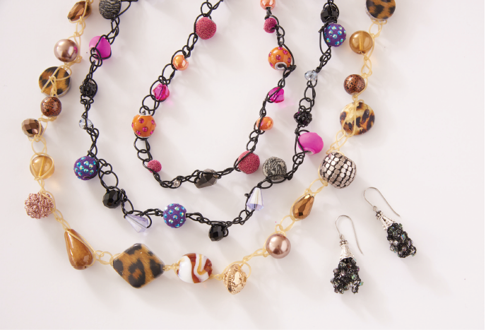 CraftDailyUK's tweet photo. Beaders and crocheters alike will love our project this week - a stretch bead crochet necklace! #beading #crochet https://t.co/fpLBgLEiky