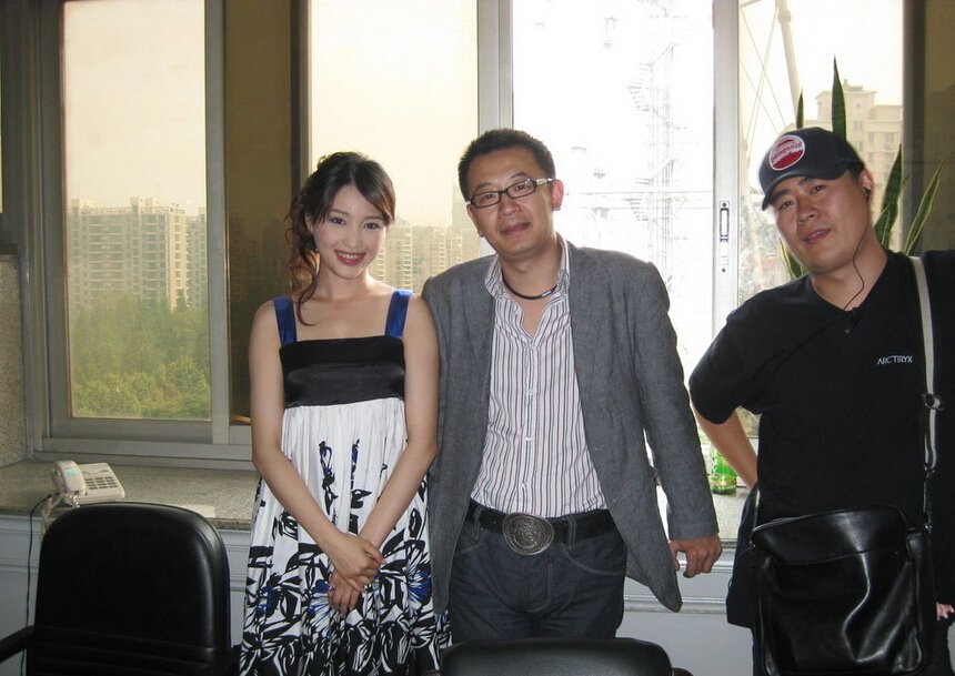 xiaobi1227's tweet photo. My colleagues and me https://t.co/QammYVaA33