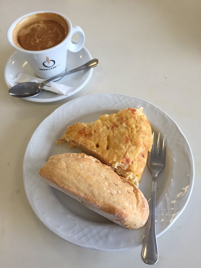 UBUExperience's tweet image. Buen desayuno en la cafetería de Económicas!