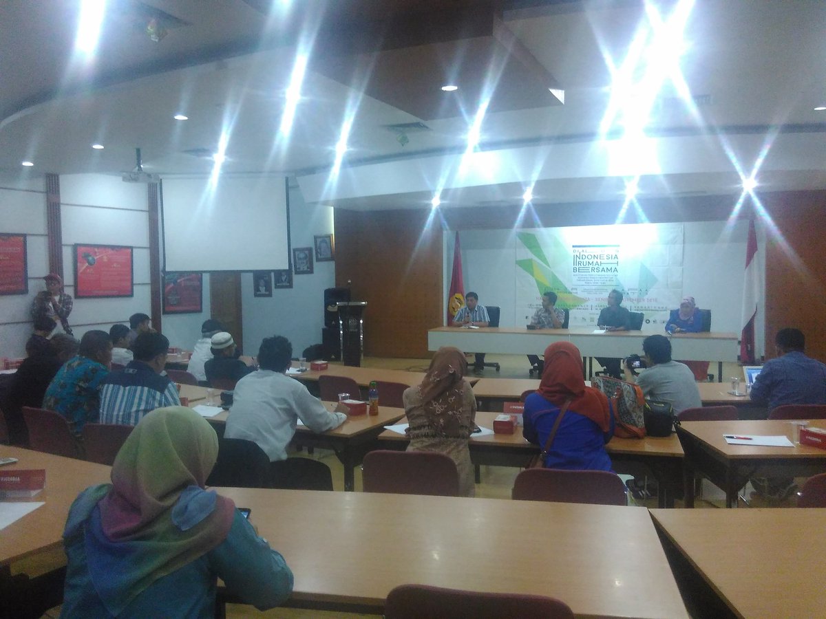 HumanityfirstID's tweet photo. Dialog "Indonesia Rumah Bersama" dalam rangka Hari Toleransi Sedunia #WorldToleranceDay @org_fair https://t.co/iJmTQxOIIN