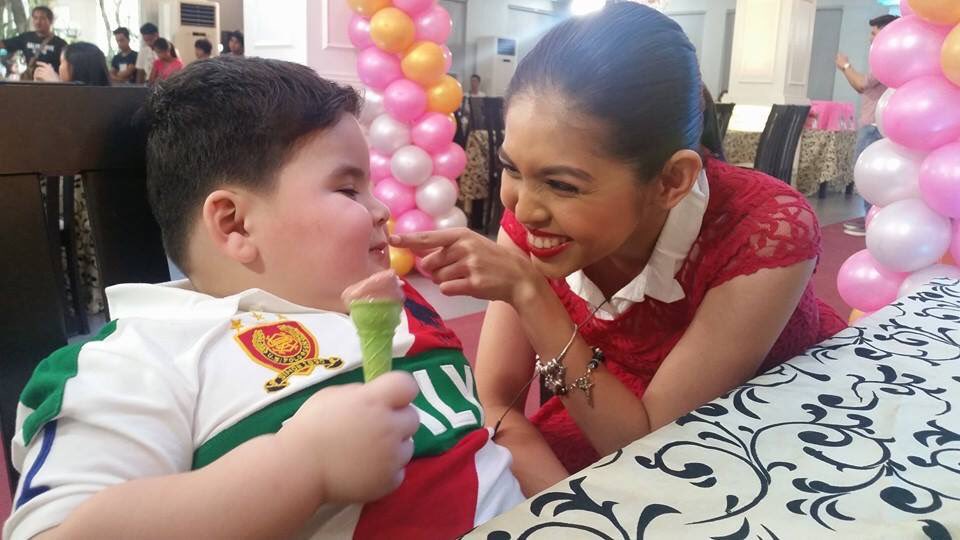 MAINEnatics_BTS's tweet photo. Part 1: Kulitan of Menggay and Baeby Baste
@mainedcm @BaebyBaste 

© Baeby Baste's FB Page

#ALDUB4thMonthsary https://t.co/dgqVKmj81H