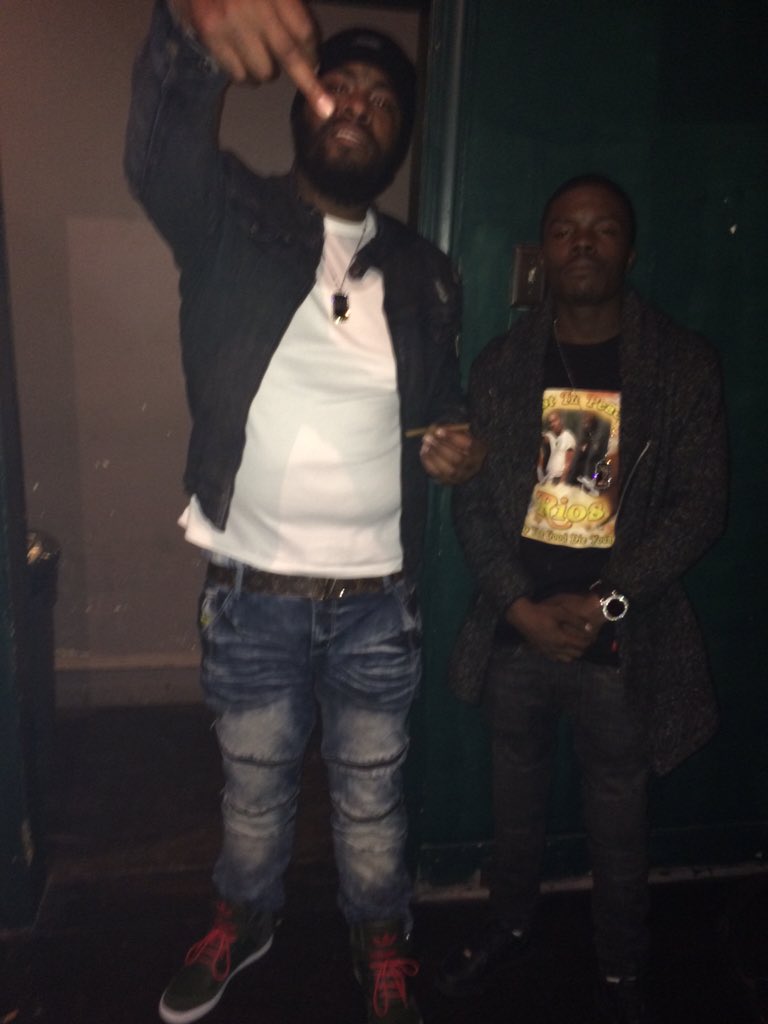 Bran33659099's tweet photo. #Young #Niggas #Flexing #From #Da #Bottom #38st @bas38street @Get_Chicken https://t.co/17PF45Qc0Q