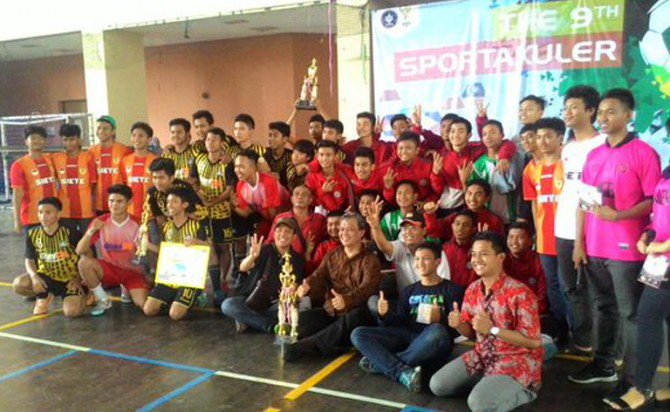 SMAN 3 Medan Dan Univ Pakuan Juara Turnamen Futsal 9th Sportakuler FEM IPB 2015 bolalob.com/futsal/news/be… #news
