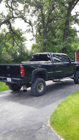 xKipp's tweet photo. Put a new exhaust on my baby earlier today😍 #Chevy #LiftedDuramax https://t.co/uSmWxIkOas
