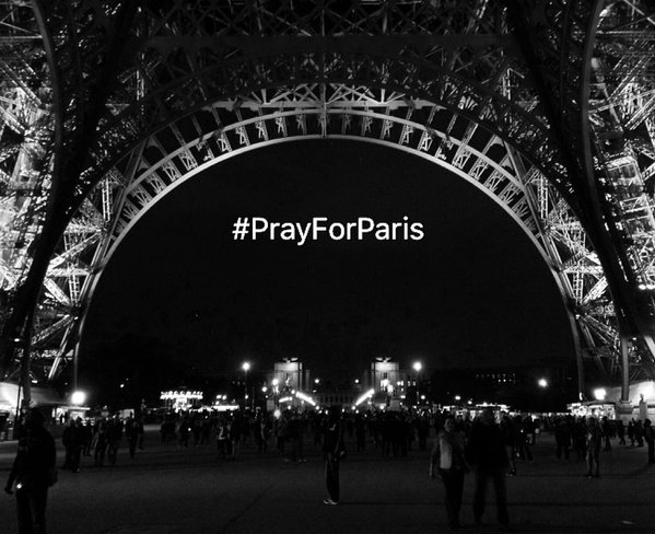 jalankarmel114's tweet photo. #PrayForParis Ikut Berduka Cita Atas Kejadian Di Paris https://t.co/pdUAvxW7mY