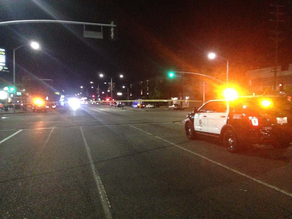 DaveMechamTime's tweet photo. Venice Bl #CulverCity hit&amp;run kills pedestrian. #lapd searching for stolen '01 Buick Lesabre CA plates 7KWC773 @KTLA https://t.co/L1vQAZPfD5