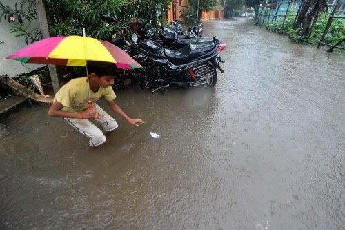 timesofindia's tweet photo. Stuck in the #ChennaiRains? WhatsApp your pics,videos @ 9643326469 with your name, location and get featured in TOI https://t.co/wy4NETINrt
