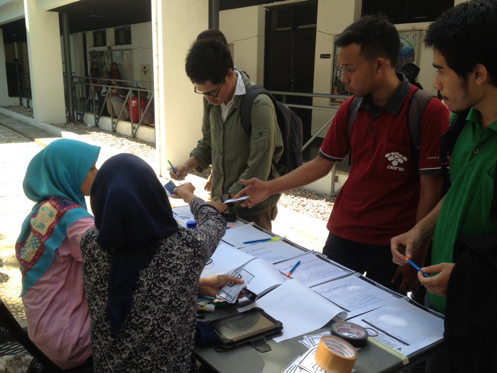 BEMPENS's tweet photo. Yuk segera mampir ke amphitheater dan dukung mading favorit kalian #MadingCompetition2015 https://t.co/e763tcjcCL