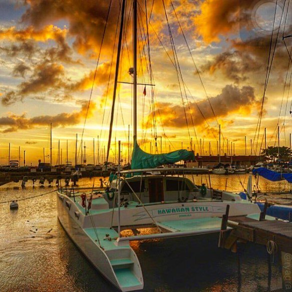 yelphawaii's tweet photo. Sunset at the Ala Wai Small Boat Harbor 🌤 Thank you @ryagra for sharing with us ❤️ #yelpha… https://t.co/GgSmHlOZp0 https://t.co/FgXU8SFxKo