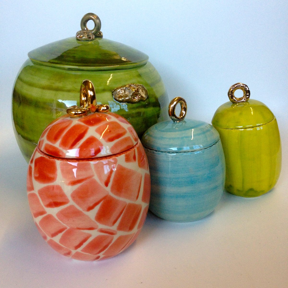 MirandaBerrow1's tweet photo. I am looking for a shop in central London to stock my work, any suggestions ? sophisticated pottery ware https://t.co/tECNfdaZgG