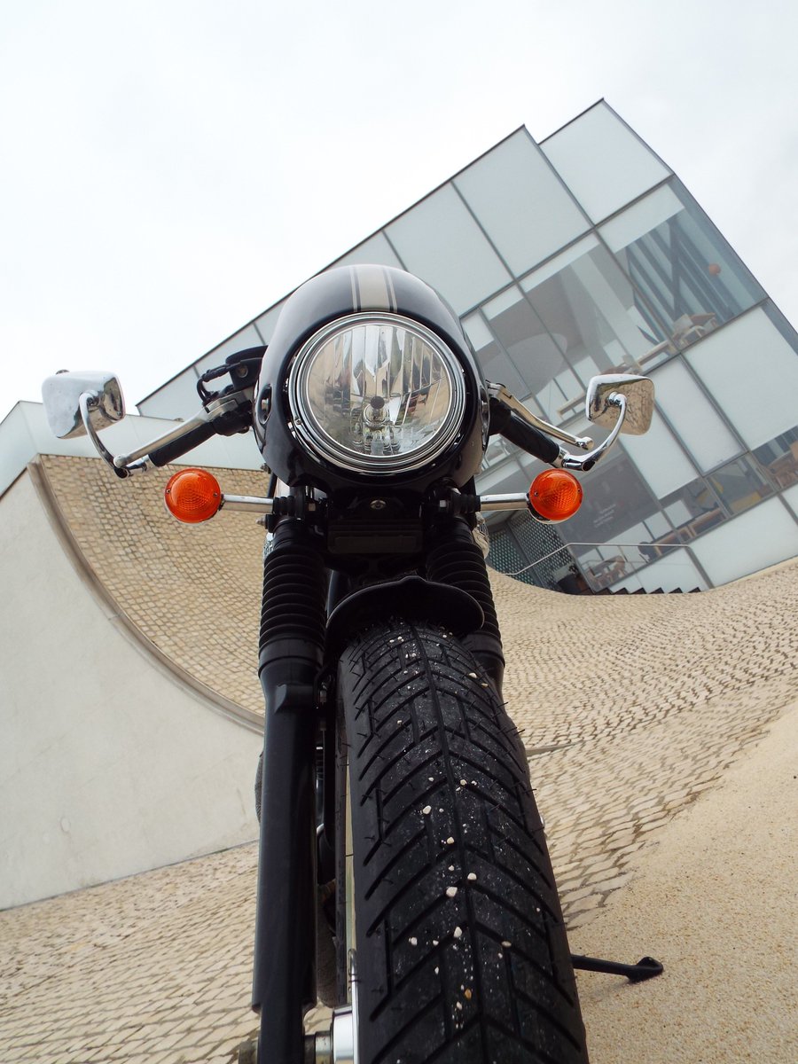 VTMNews's tweet photo. L'essai de la #Triumph #Thruxton est sur notre page facebook !
https://t.co/krofssOhzW https://t.co/76kmNrcrcp