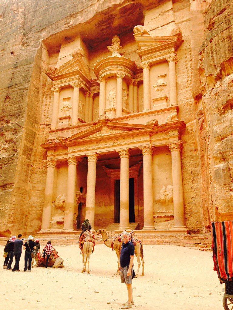 416dodoma's tweet photo. #MyJordanJourney Had a great day seeing the sites of Petra! Photos really don't do it justice! https://t.co/VfcXlCtLVK