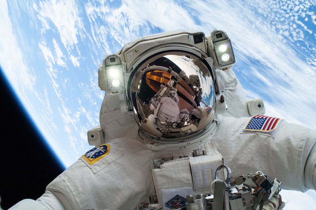 Here’s What Will Happen To You If You Spend A Year In Space inmediately.com/year-in-space/